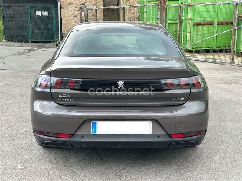 Usado Peugeot 508 Business-Line 130 CV (95 kW) 2020 Gris / plata Berlina