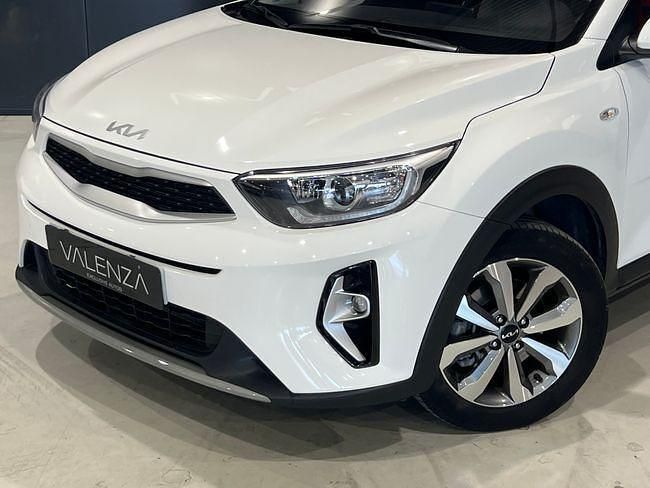 Usado Kia Stonic 85 CV (62 kW) 2023 Blanco SUV