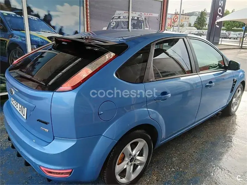 Usado Ford Focus Titanium 109 CV (80 kW) 2009 Azul Berlina
