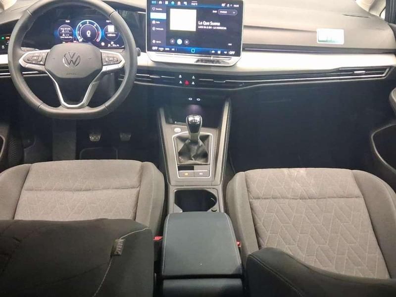 Usado VW Golf VIII Life 116 CV (85 kW) 2025 Gris Berlina