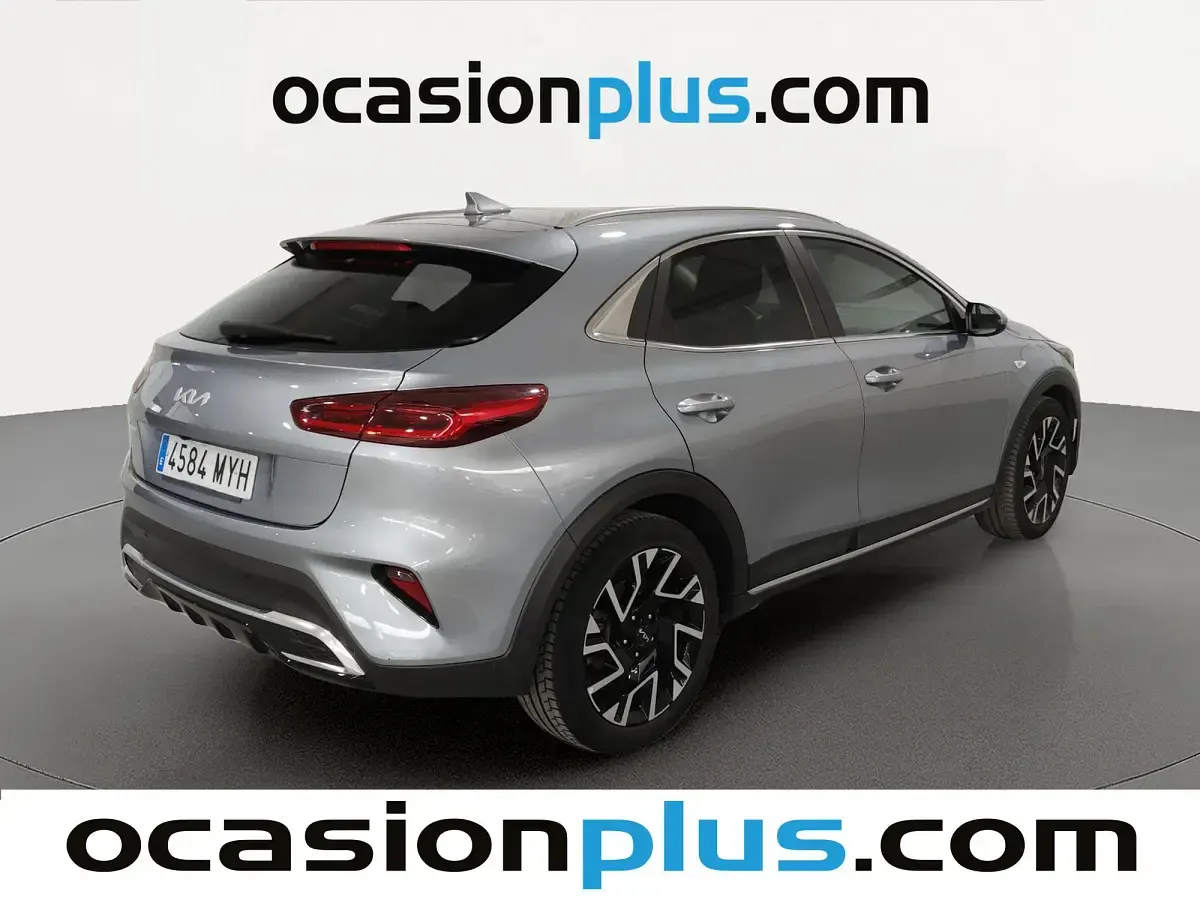 Usado Kia XCeed 101 CV (74 kW) 2025 Gris plata SUV