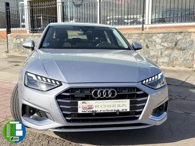 Usado Audi A4 Advanced Plus 204 CV (150 kW) 2022 Gris / plata Berlina