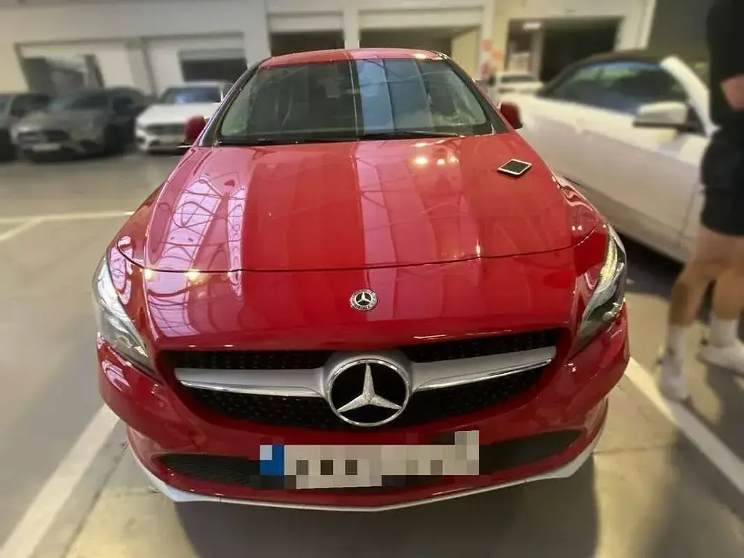 Usado Mercedes CLA200 156 CV (114 kW) 2017 Rojo Coupe