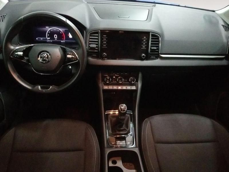Usado Skoda Karoq Ambition 110 CV (80 kW) 2022 Azul SUV