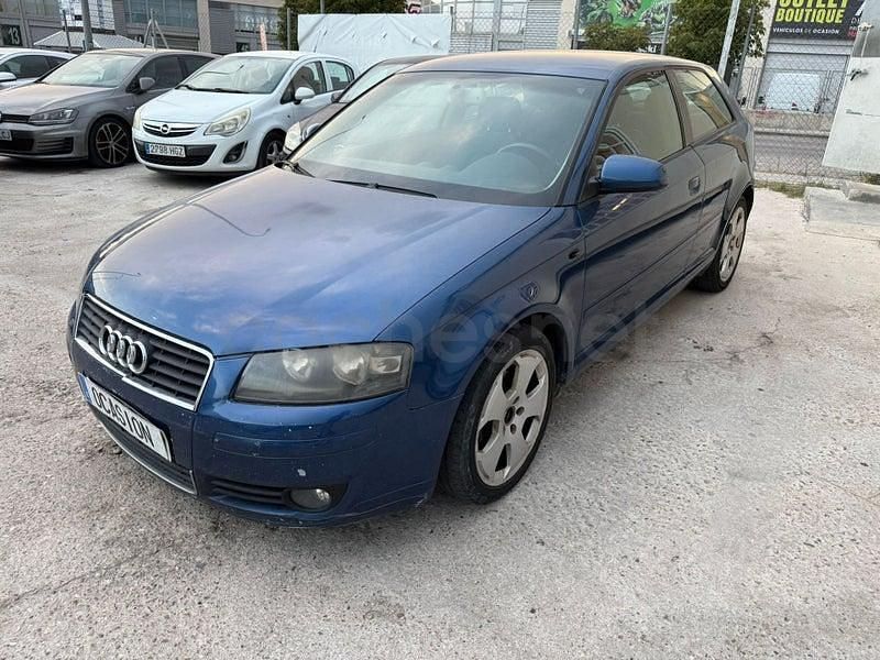 Käytetty Audi A3 Ambiente 140 HP (102 kW) 2004 Sininen Viistoperä