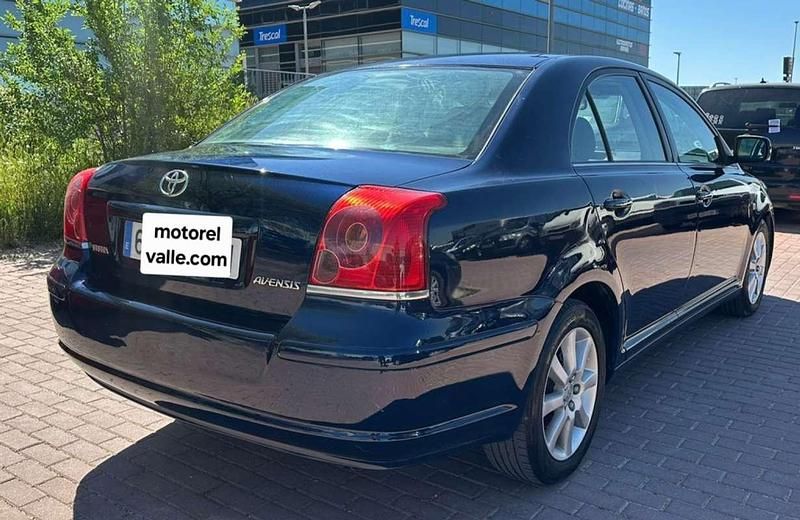 Usado Toyota Avensis Sol 129 CV (94 kW) 2004 Azul Berlina