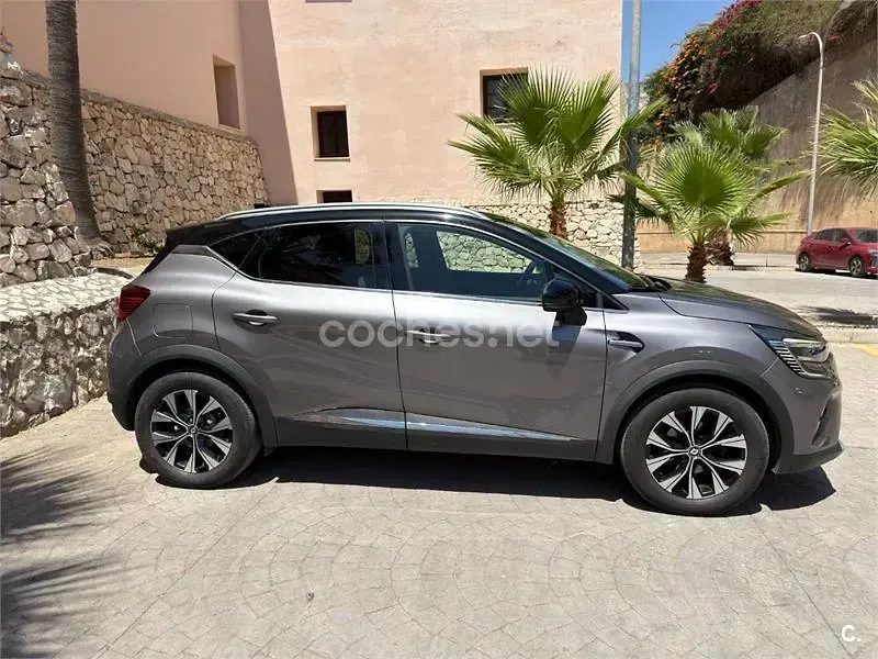 Usado Renault Captur Techno 140 CV (102 kW) 2023 Gris / plata SUV