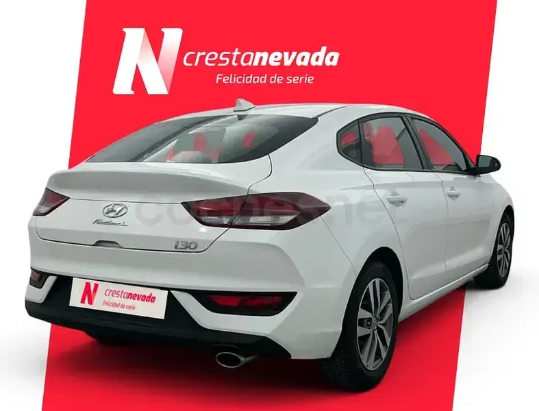 Usado Hyundai i30 120 CV (88 kW) 2020 Blanco Berlina