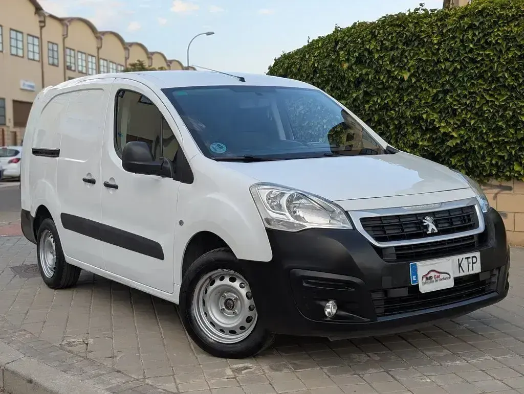 Usado Peugeot Partner S 100 CV (73 kW) 2019 Blanco Monovolumen