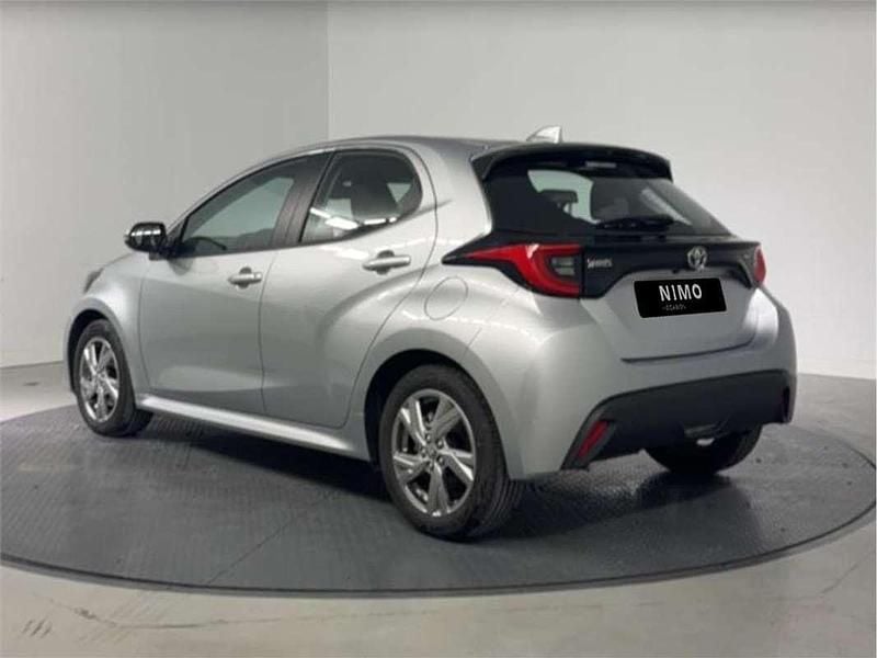 Usado Toyota Yaris Hybrid Active 116 CV (85 kW) 2025 Utilitario