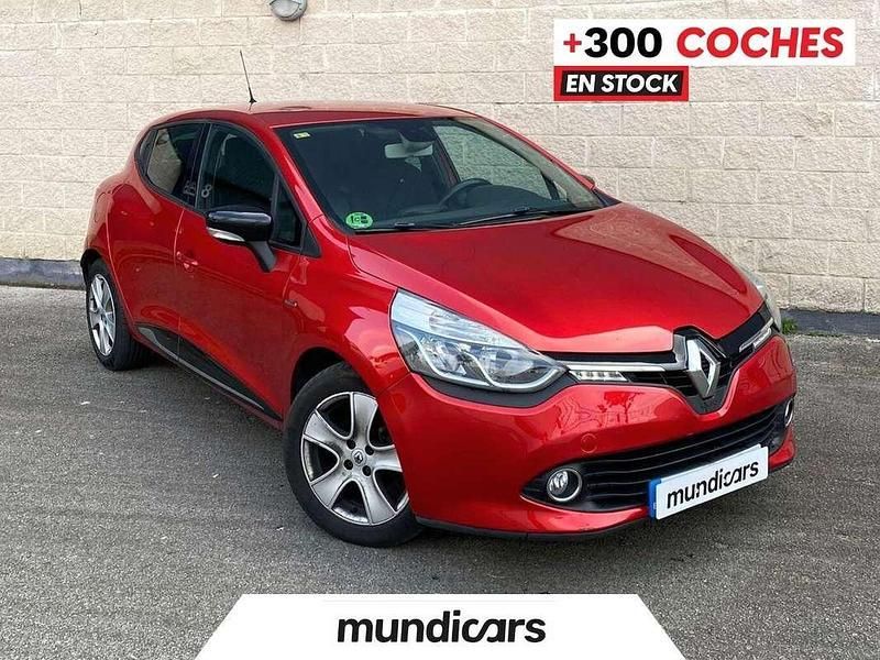 Rojo Usado 2016 Renault Clio IV Zen Utilitario | 11.990 € (Un poco caro) - Imagen 1/4