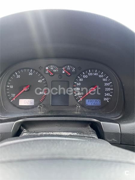 Usado VW Golf IV Highline 130 CV (95 kW) 2003 Gris / plata Berlina