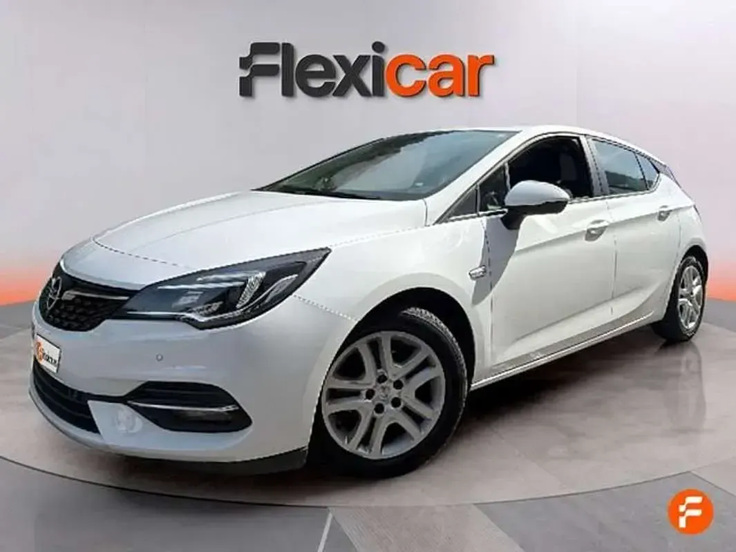 Usado Opel Astra Elegance 131 CV (96 kW) 2022 Blanco Utilitario