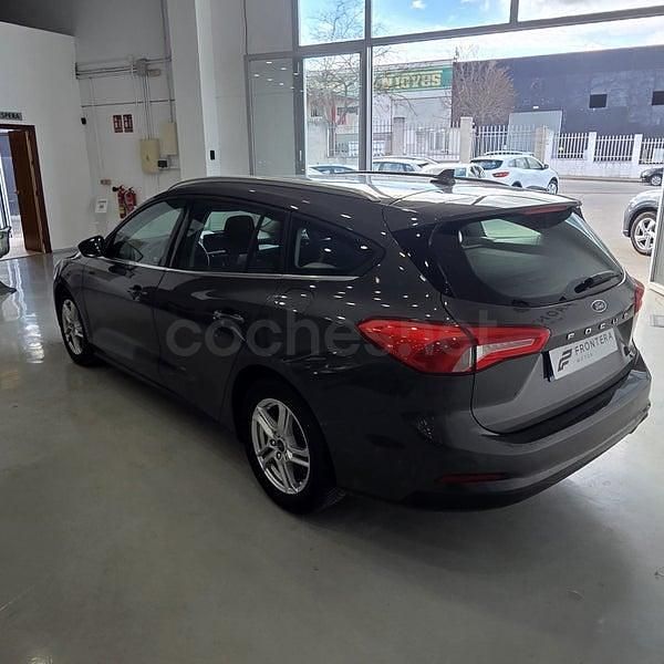 Usado Ford Focus Trend 120 CV (88 kW) 2019 Azul Familiar