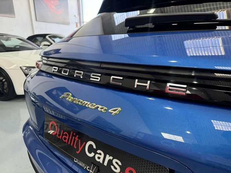 Usado Porsche Panamera Sport Turismo 462 CV (339 kW) 2018 Azul Familiar