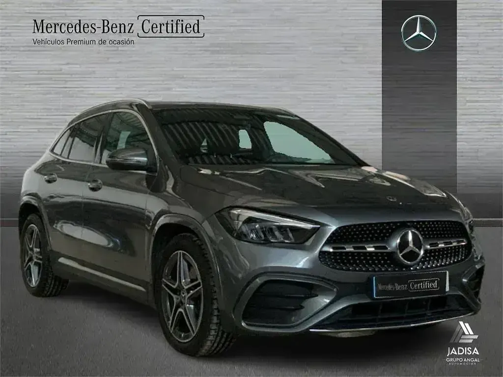 Usado Mercedes GLA200 150 CV (110 kW) 2025 Gris SUV