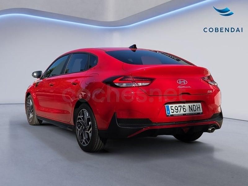 Usado Hyundai i30 N Line 100 CV (73 kW) 2025 Rojo Berlina