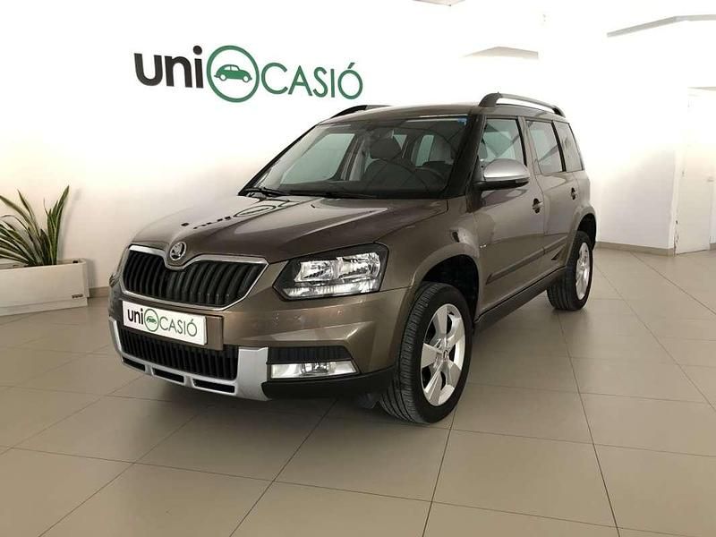 Usado Skoda Yeti Active 110 CV (80 kW) 2016 Marrón SUV