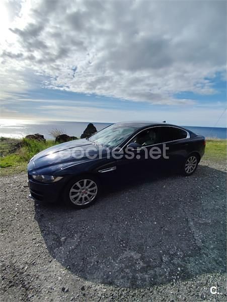 Usado Jaguar XE Pure 180 CV (132 kW) 2016 Azul Berlina