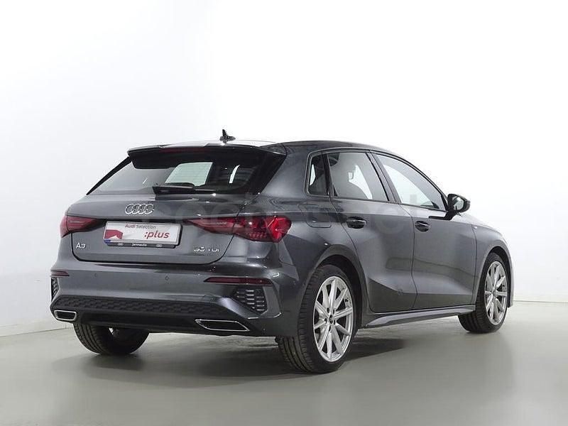 Usado Audi A3 S-Line 116 CV (85 kW) 2023 Gris / plata Berlina