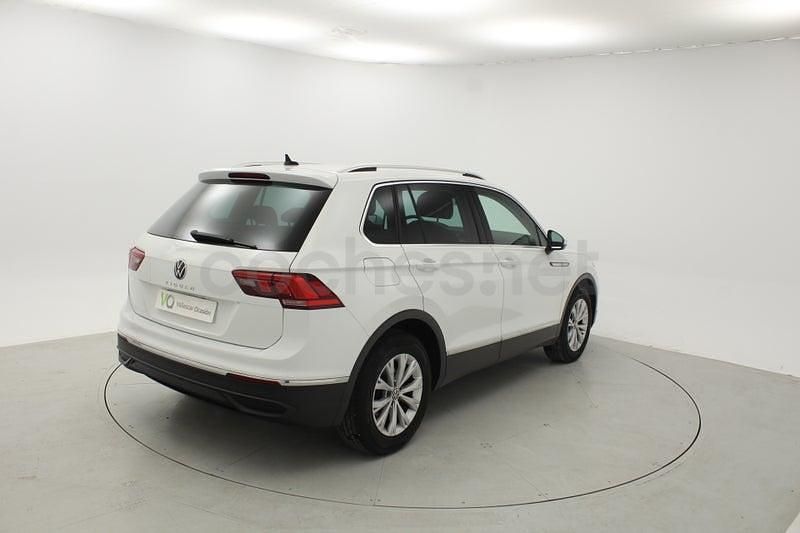 Usado VW Tiguan Life 150 CV (110 kW) 2022 Blanco SUV