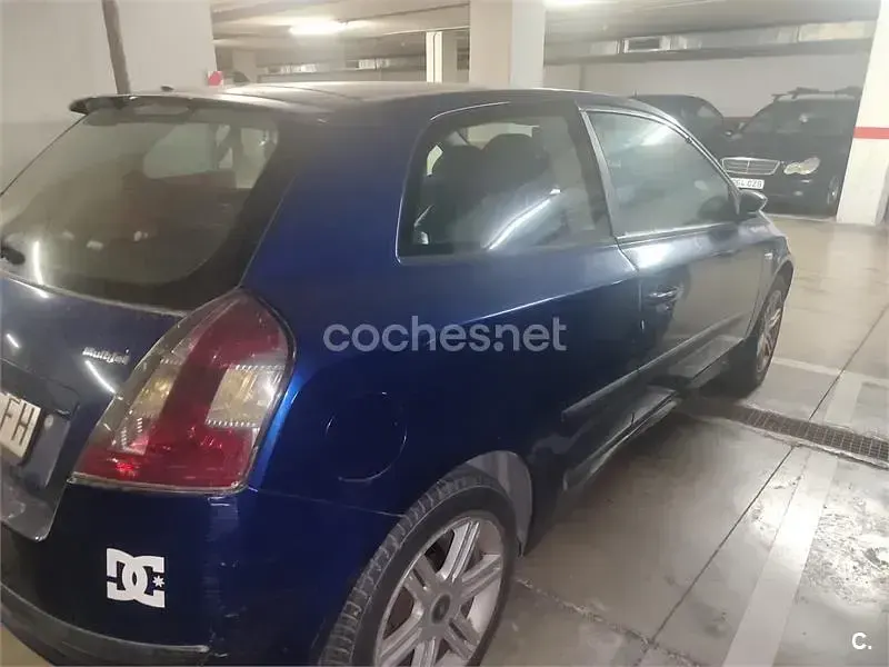 Usado Fiat Stilo Dynamic 120 CV (88 kW) 2006 Azul Berlina
