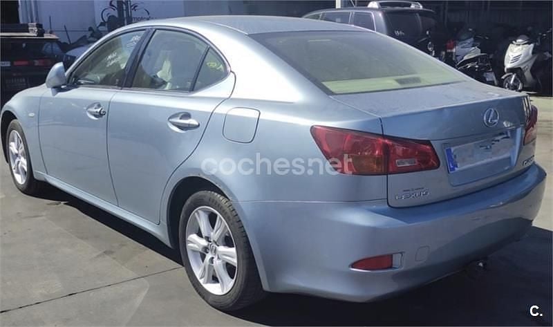 Usado Lexus IS220d 177 CV (130 kW) 2008 Gris / plata Berlina