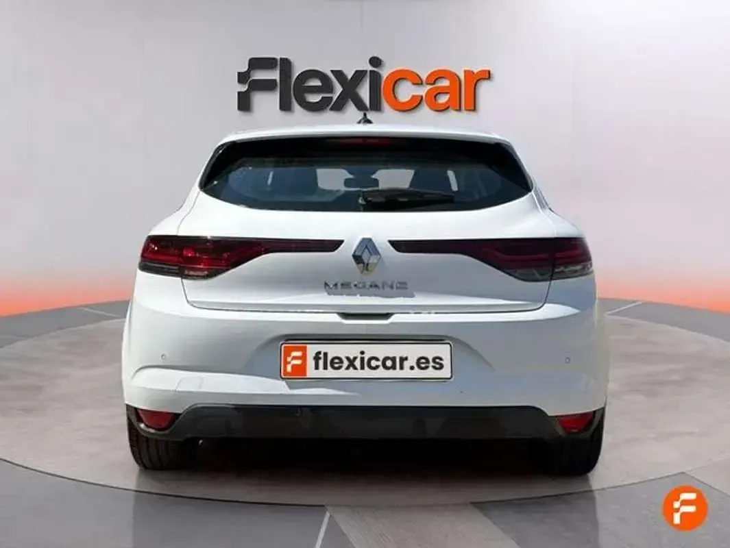 Usado Renault Mégane II Life 116 CV (85 kW) 2021 Blanco Berlina
