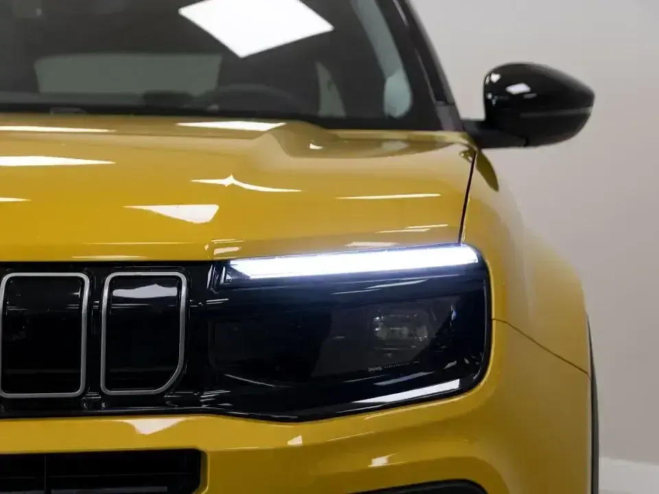 Usado Jeep Avenger Summit 100 CV (73 kW) 2025 Amarillo SUV