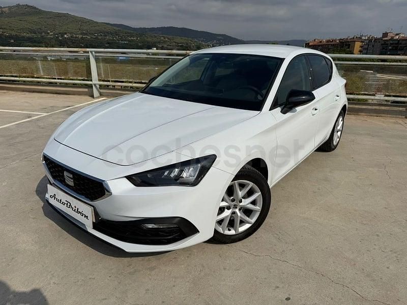 Usado Seat Leon Style 115 CV (84 kW) 2021 Blanco Berlina