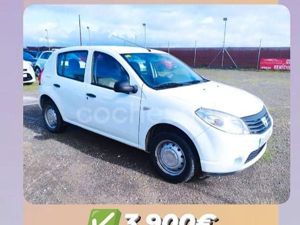 Blanco Usado 2010 Dacia Sandero Ambiance Berlina | 3900 € (Buen precio) - Imagen 1/4