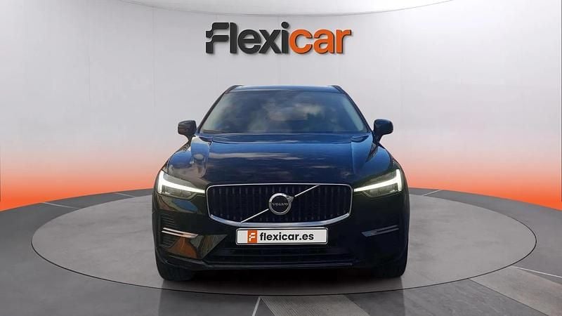 Używany Volvo XC60 Momentum 190 KM (139 kW) 2021 Czarny SUV