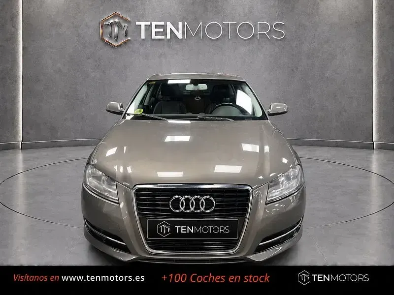 Usado Audi A3 Ambition 105 CV (77 kW) 2012 Gris / plata Utilitario