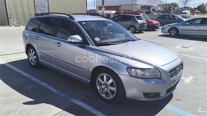 Käytetty Volvo V50 Drive Kinetic 109 HP (80 kW) 2010 Harmaa Farmari