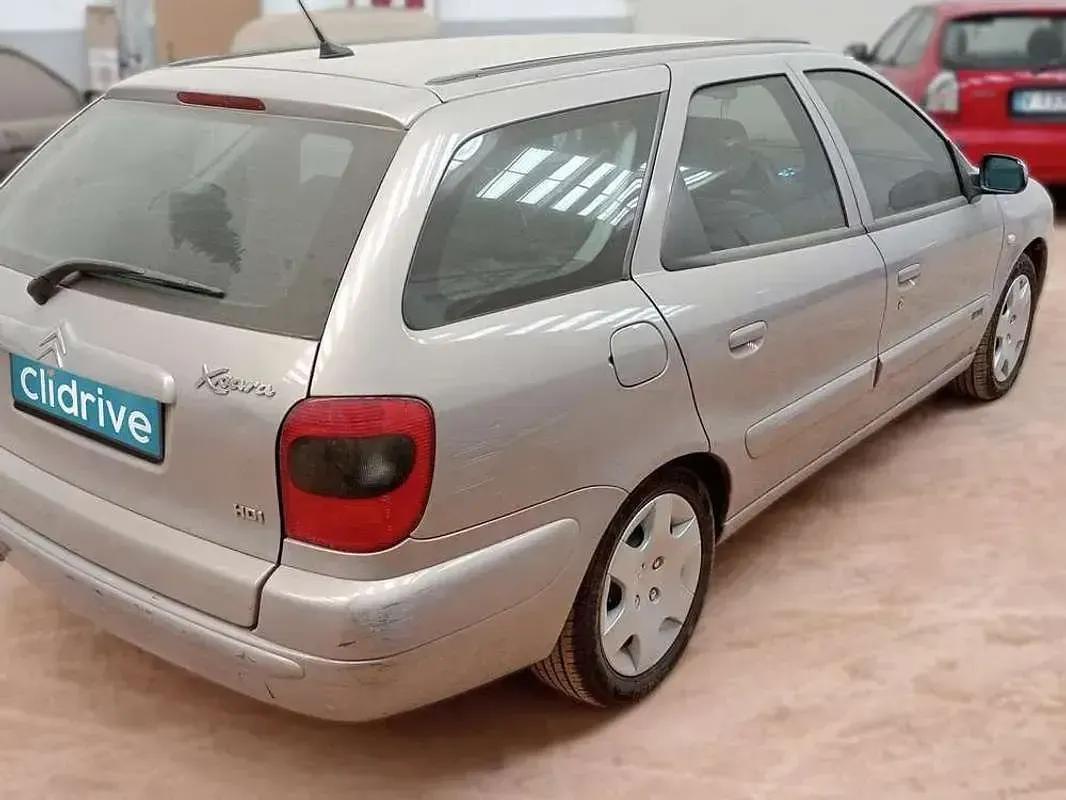 Usado Citroën Xsara 90 CV (66 kW) 2005 Gris Familiar
