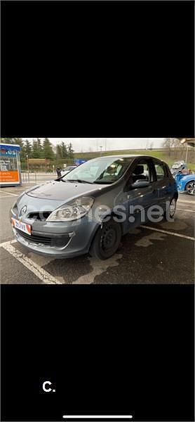 Usado Renault Clio II Authentique 85 CV (62 kW) 2004 Azul Berlina