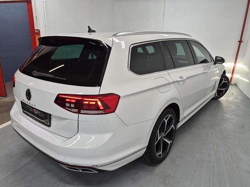 Usado VW Passat R-line 150 CV (110 kW) 2021 Blanco Familiar