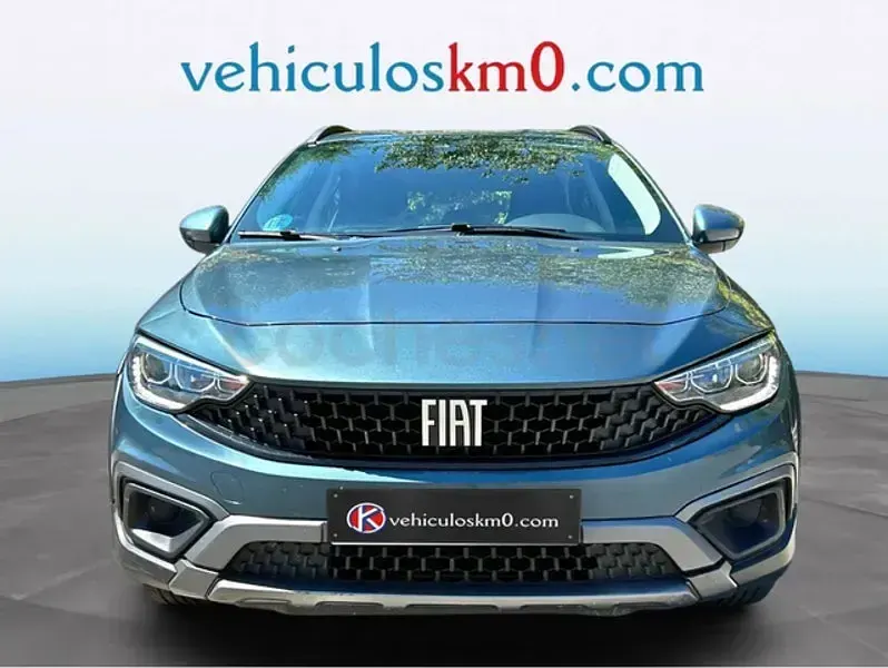 Usado Fiat Tipo Cross 130 CV (95 kW) 2022 Azul Berlina