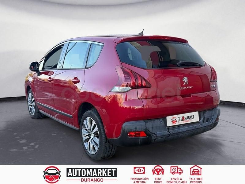 Usado Peugeot 3008 Allure 115 CV (84 kW) 2014 Granate Familiar