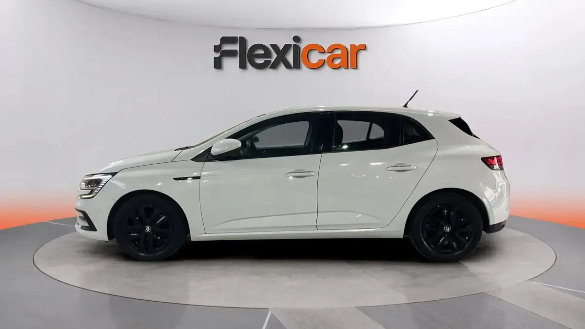 Usado Renault Mégane II Intens 116 CV (85 kW) 2022 Blanco Berlina