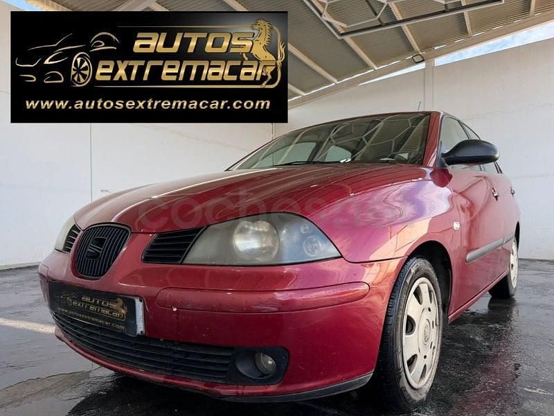 Usado Seat Ibiza Reference 64 CV (47 kW) 2004 Rojo Utilitario