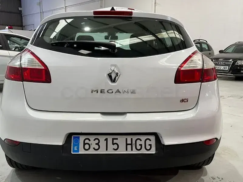 Usado Renault Mégane III 110 CV (80 kW) 2011 Blanco Berlina