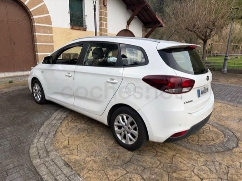 Usado Kia Carens 115 CV (84 kW) 2018 Blanco Monovolumen