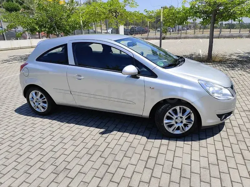 Usado Opel Corsa Enjoy 90 CV (66 kW) 2006 Gris / plata Utilitario