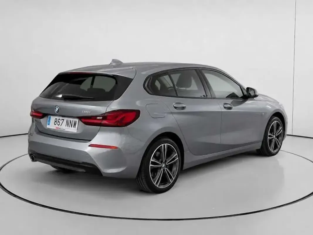 Usado BMW 116 Comfort Edition 116 CV (85 kW) 2022 Gris Utilitario