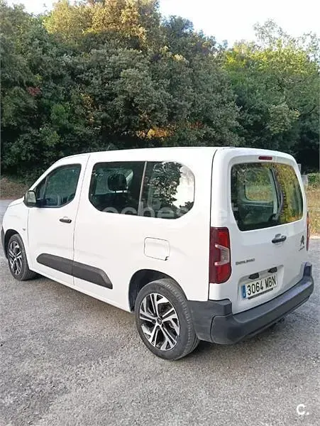 Usado Citroën Berlingo Feel 102 CV (75 kW) 2022 Blanco Monovolumen