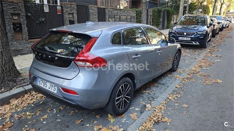 Usado Volvo V40 Inscription 122 CV (89 kW) 2017 Gris / plata Berlina