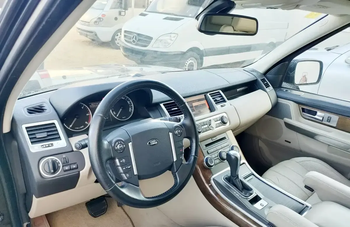 Usado Land Rover Range Rover SE 245 CV (180 kW) 2011 Negro SUV