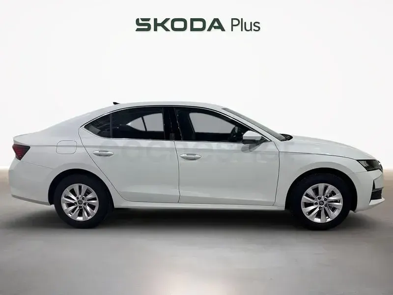 Usado Skoda Octavia Selection 150 CV (110 kW) 2025 Blanco Utilitario