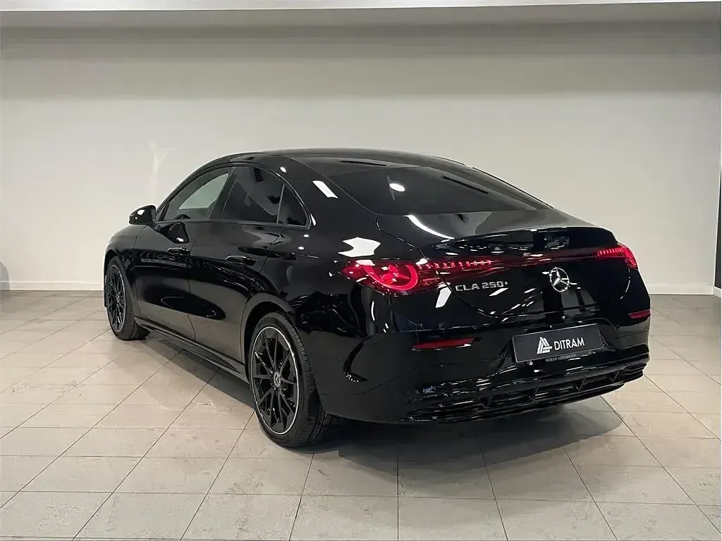 Usado Mercedes CLA 250+ 200 kW (272 CV) 2026 Negro Berlina
